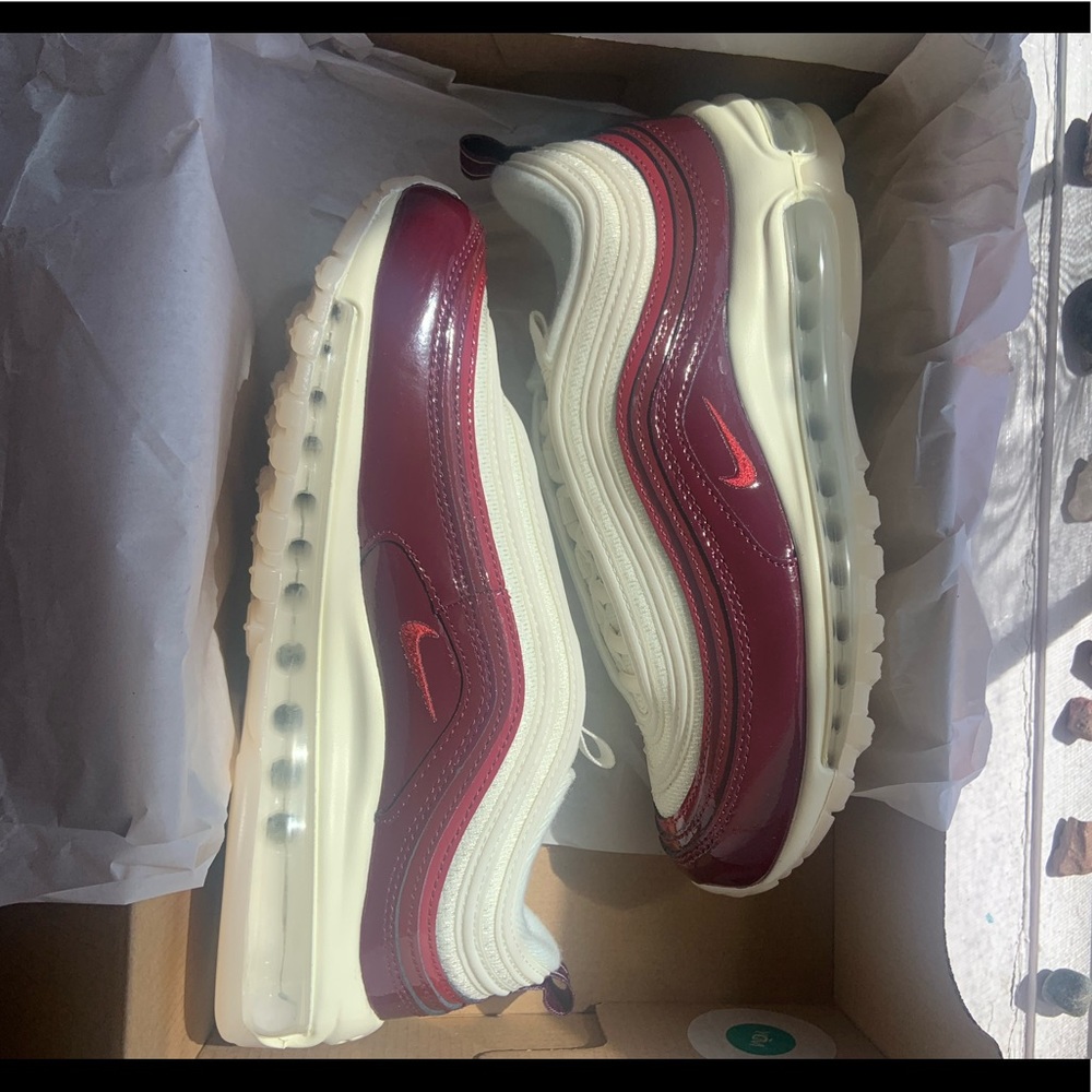 Beetroot Air Max 97